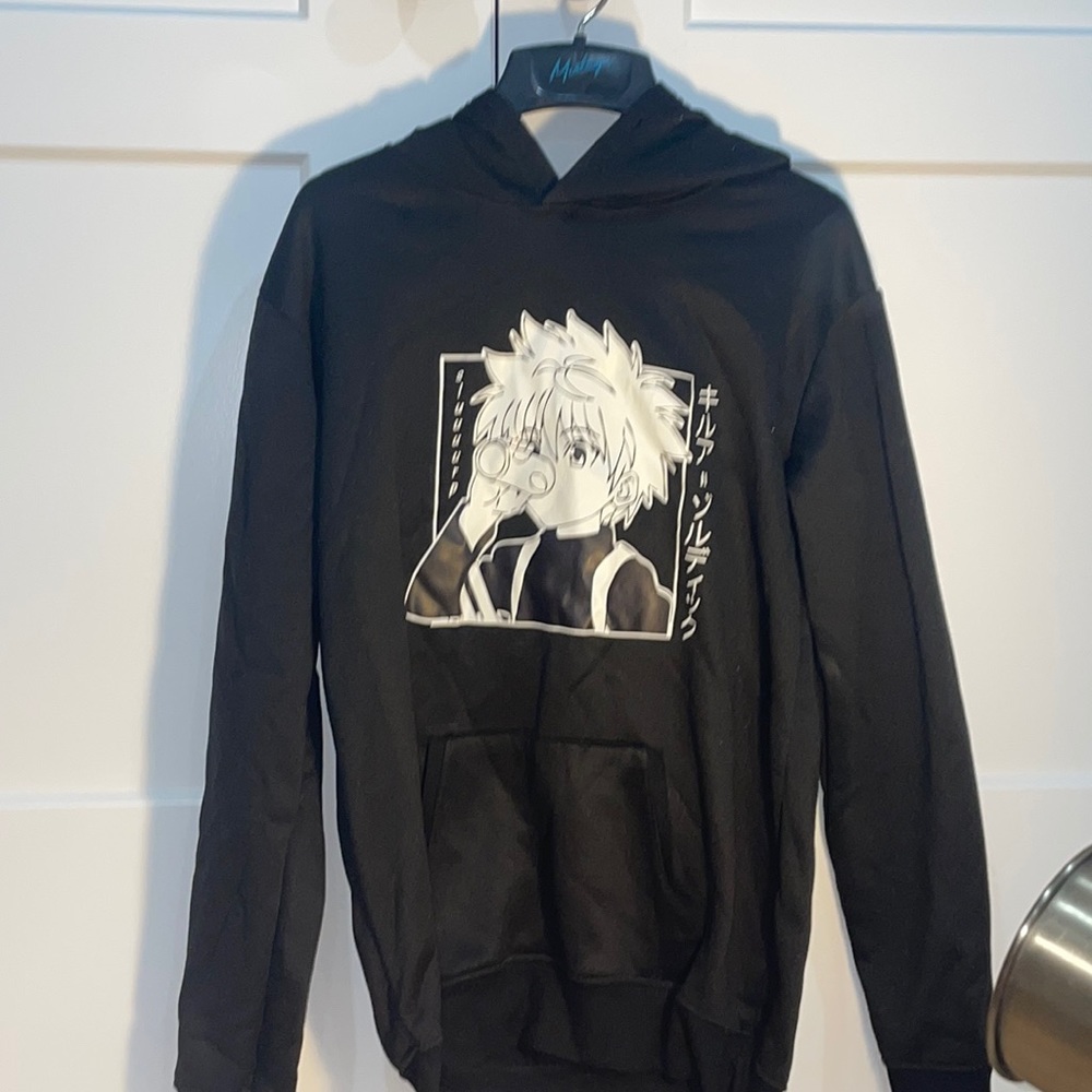 Black hoodie with anime character kilua